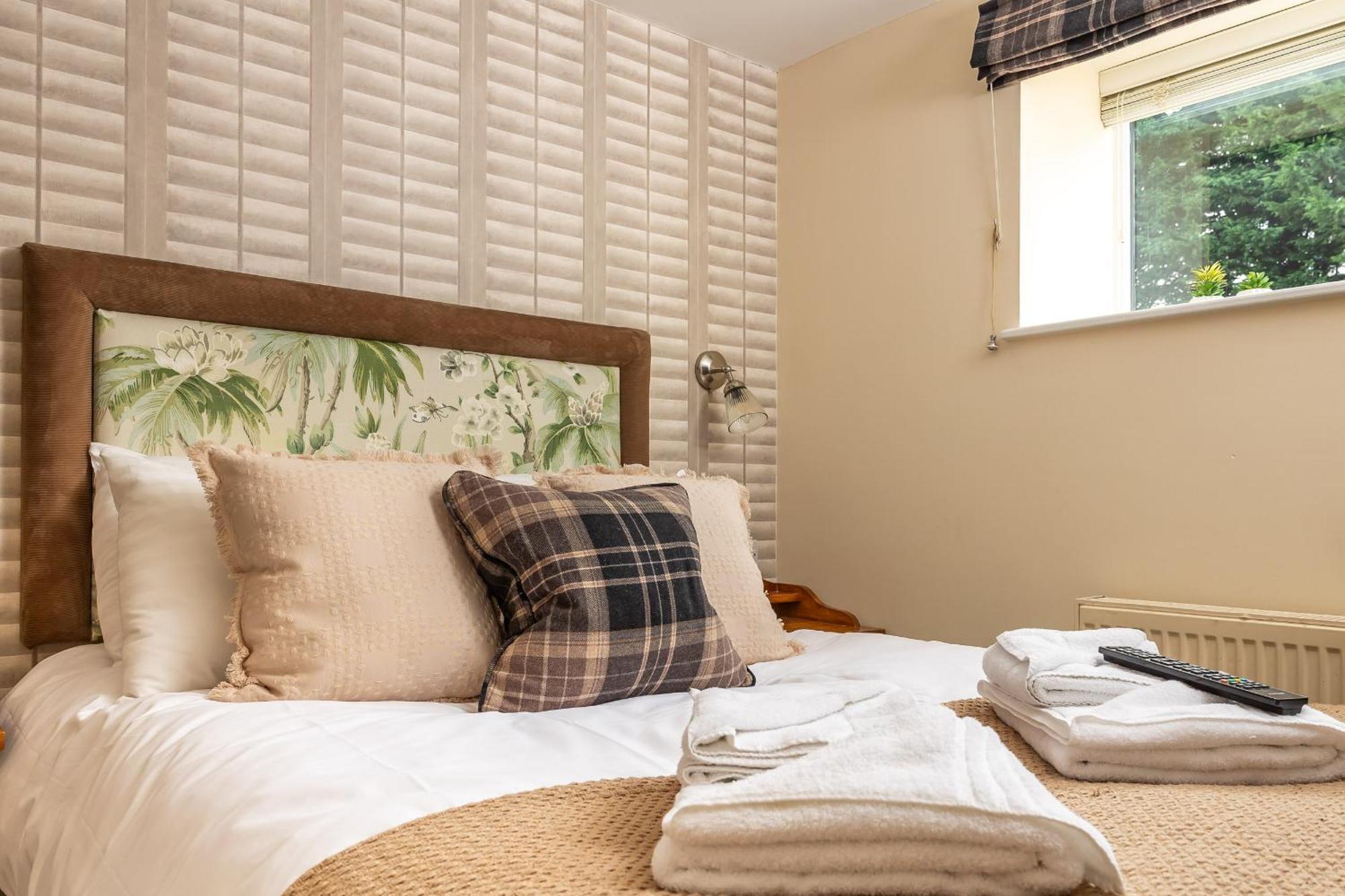 The Olde Coach House Inn Ashby Saint Ledgers エクステリア 写真