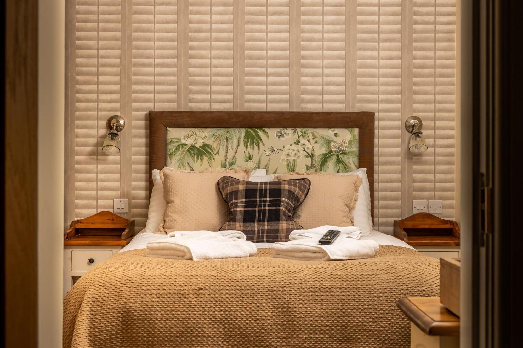The Olde Coach House Inn Ashby Saint Ledgers エクステリア 写真