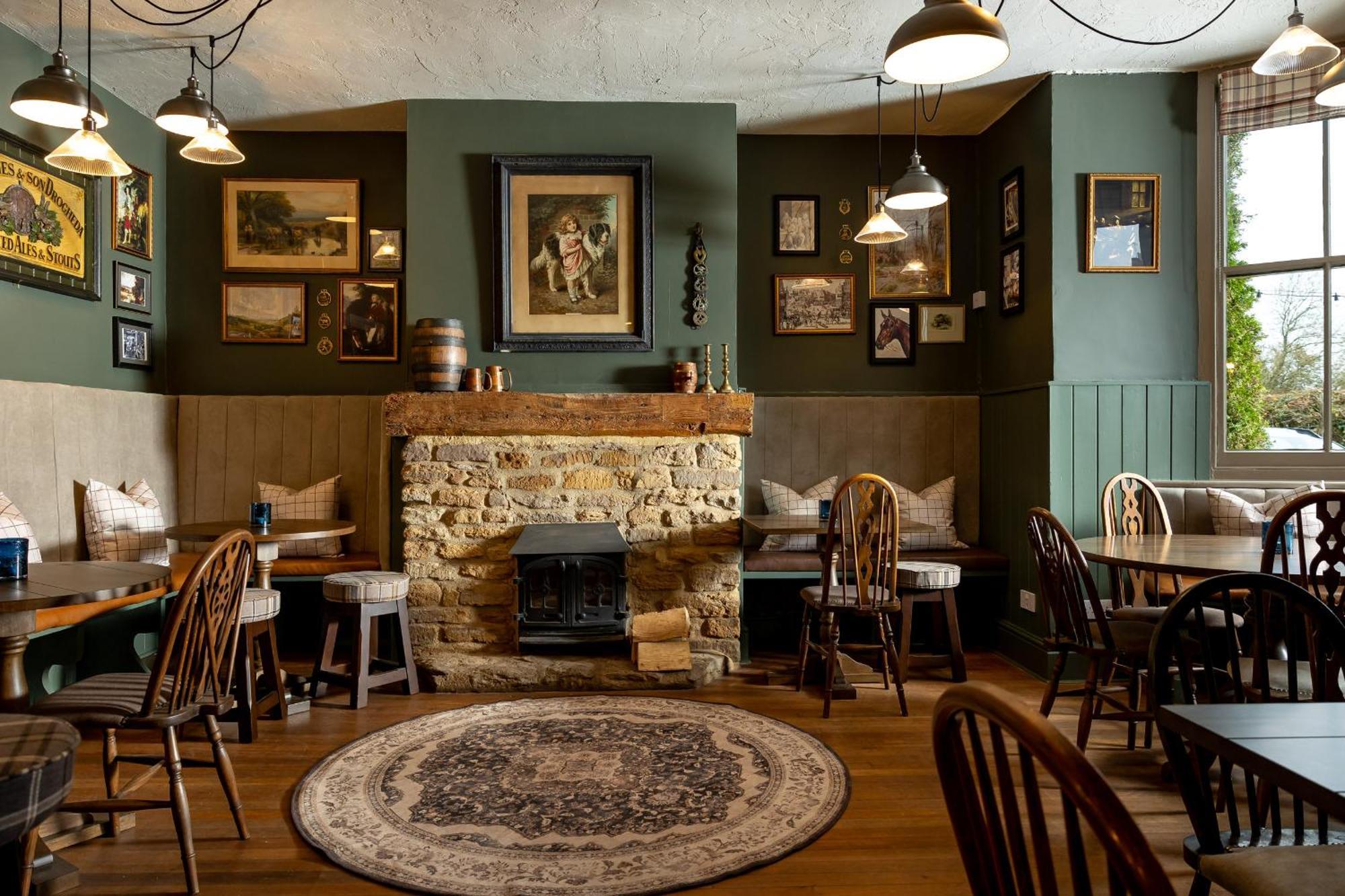 The Olde Coach House Inn Ashby Saint Ledgers エクステリア 写真