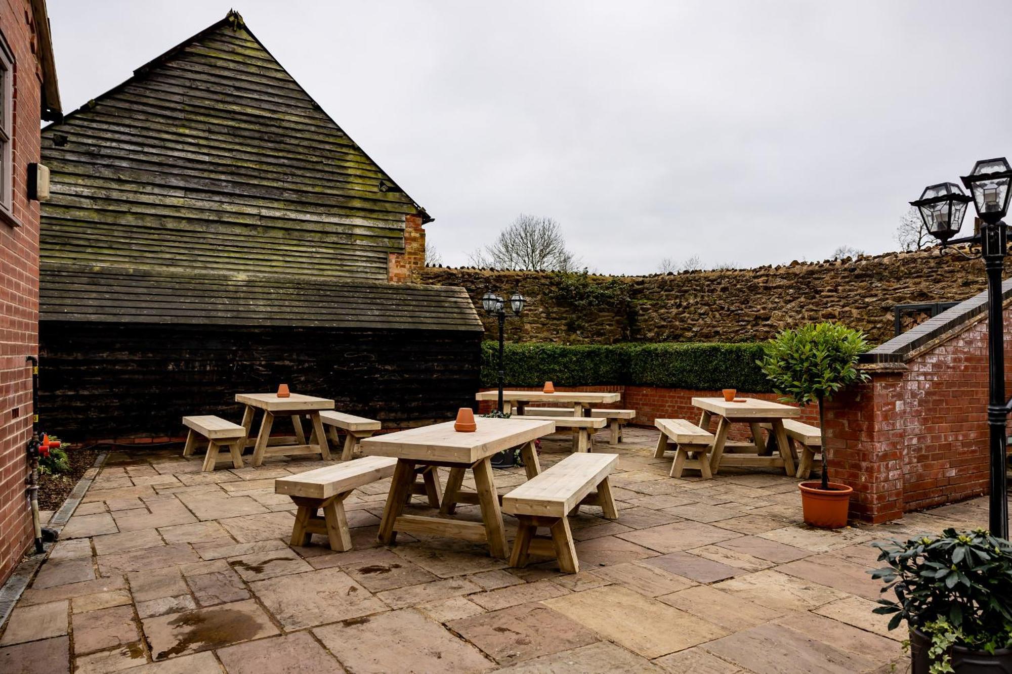 The Olde Coach House Inn Ashby Saint Ledgers エクステリア 写真