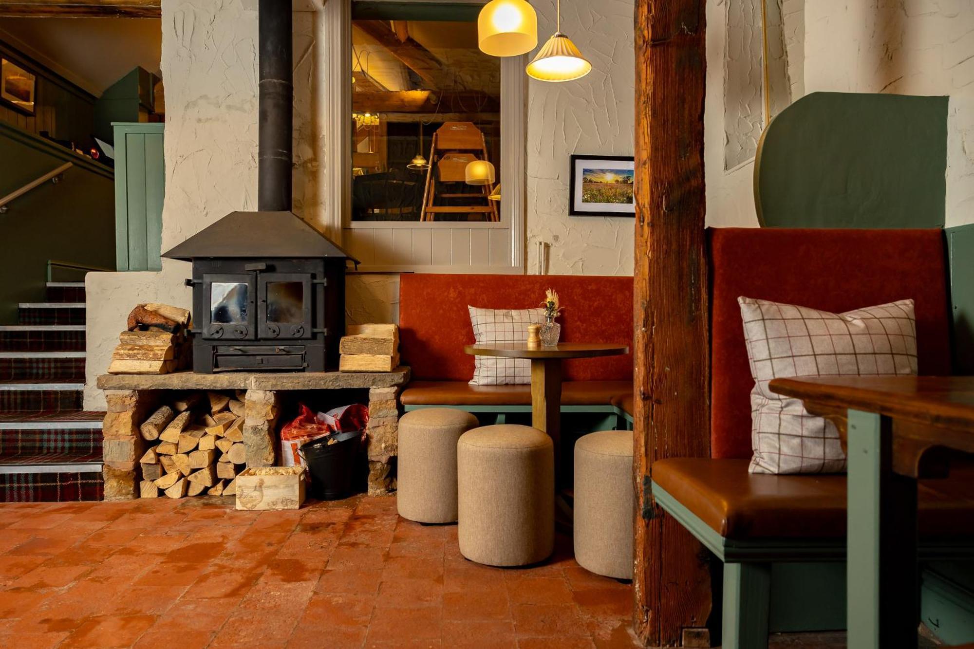 The Olde Coach House Inn Ashby Saint Ledgers エクステリア 写真