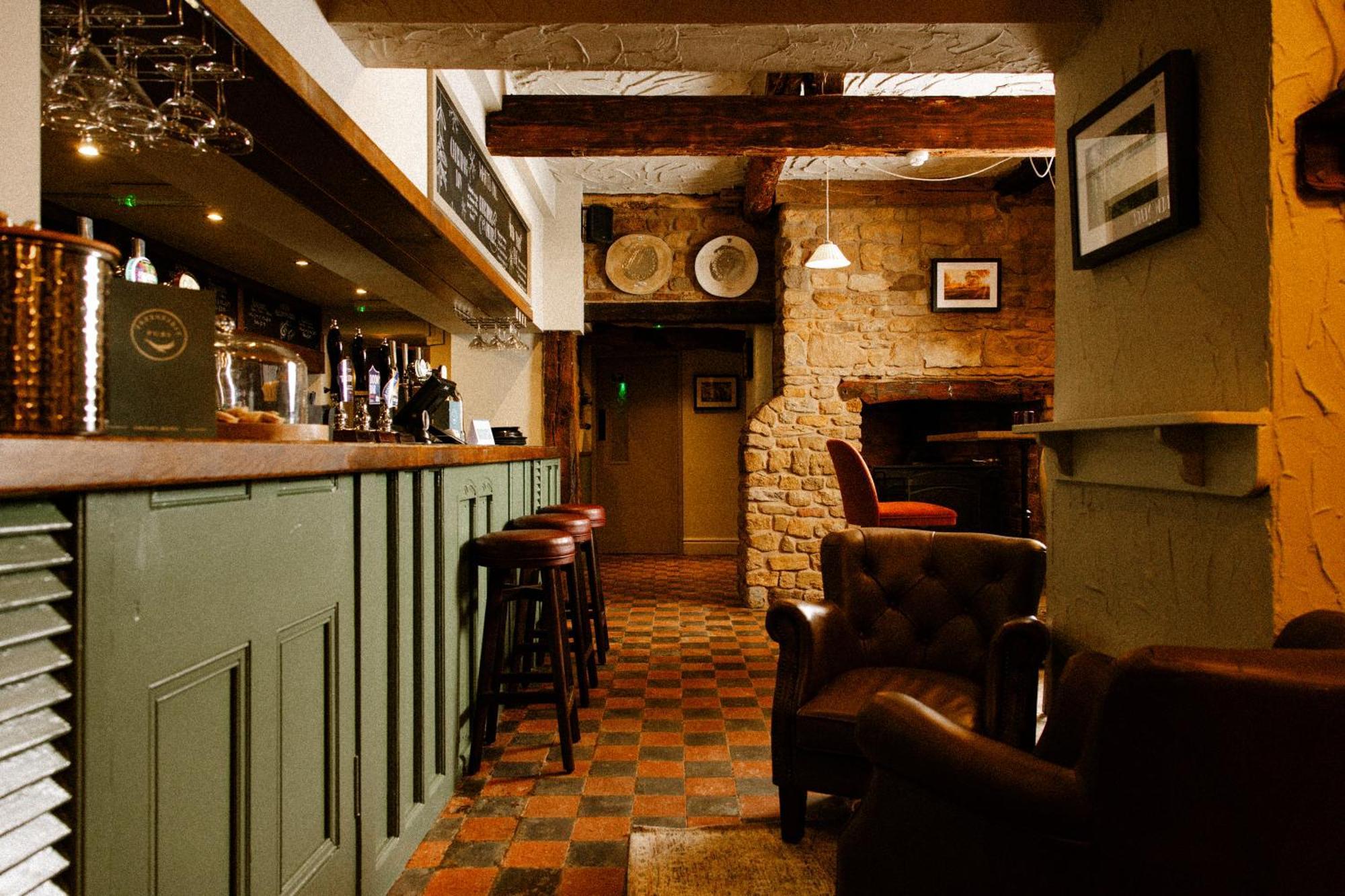 The Olde Coach House Inn Ashby Saint Ledgers エクステリア 写真