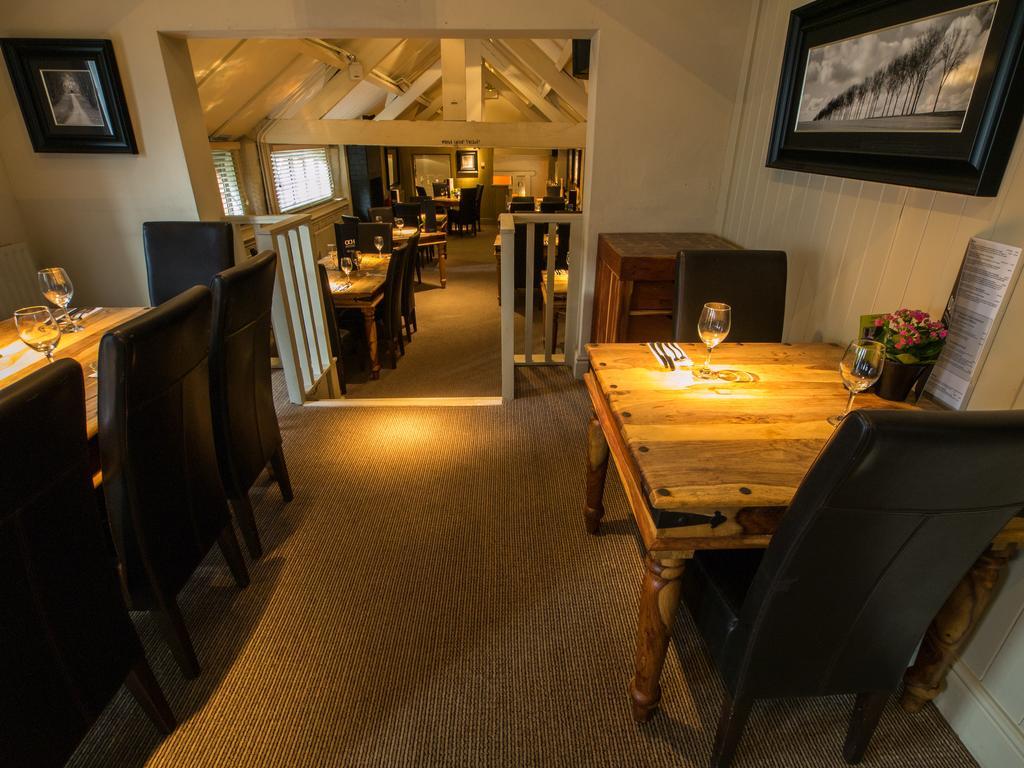 The Olde Coach House Inn Ashby Saint Ledgers エクステリア 写真