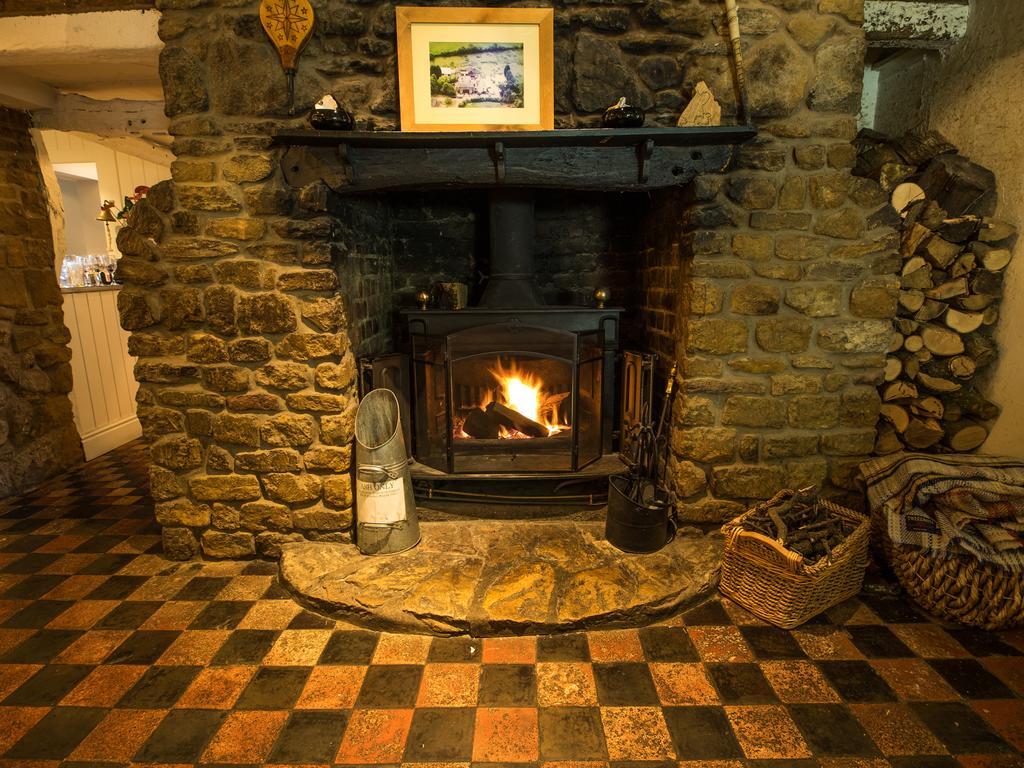 The Olde Coach House Inn Ashby Saint Ledgers エクステリア 写真