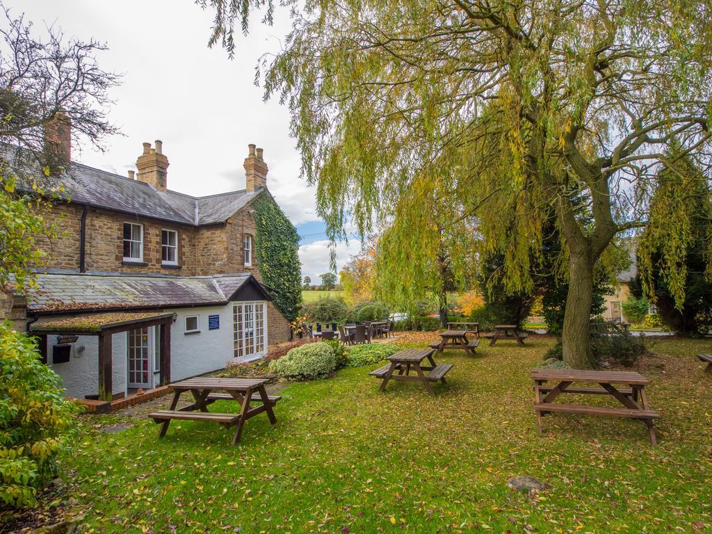 The Olde Coach House Inn Ashby Saint Ledgers エクステリア 写真